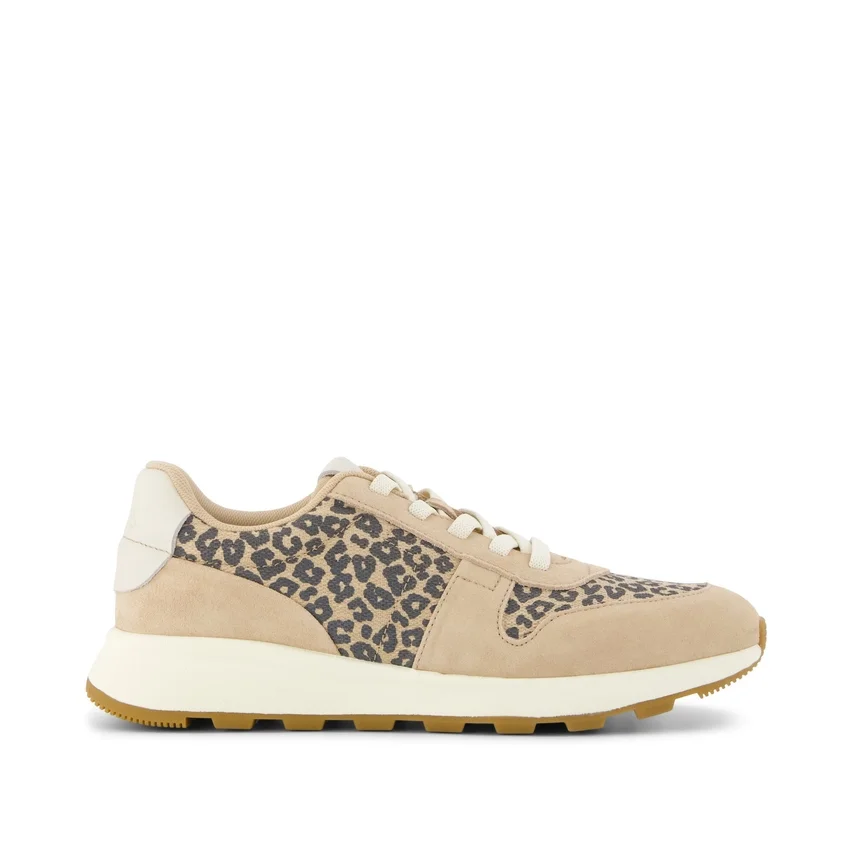 Women TRVL LITE Retro Runner Sneaker Women TRVL LITE Retro Runner Sneaker