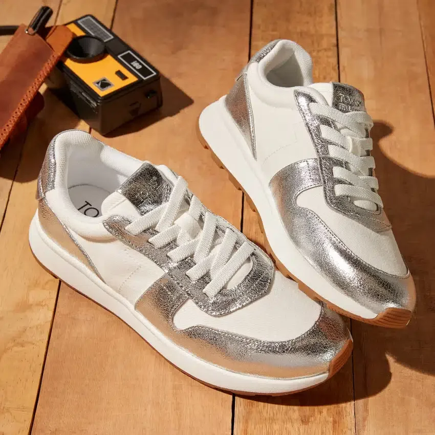 Women TRVL LITE Retro Runner Sneaker Women TRVL LITE Retro Runner Sneaker