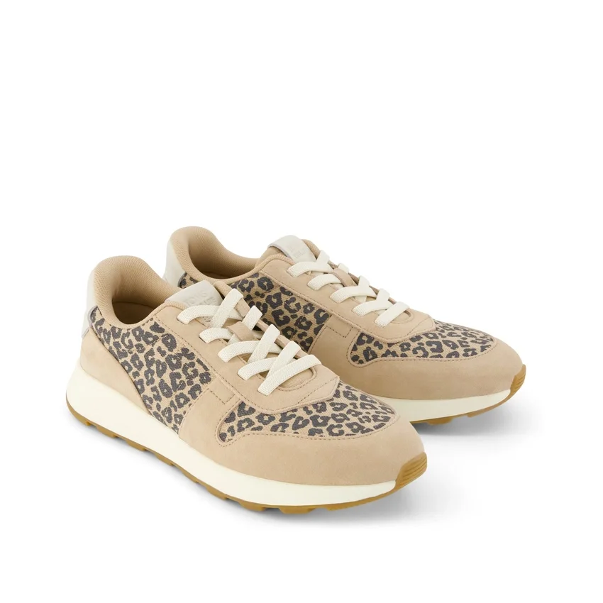 Women TRVL LITE Retro Runner Sneaker Women TRVL LITE Retro Runner Sneaker